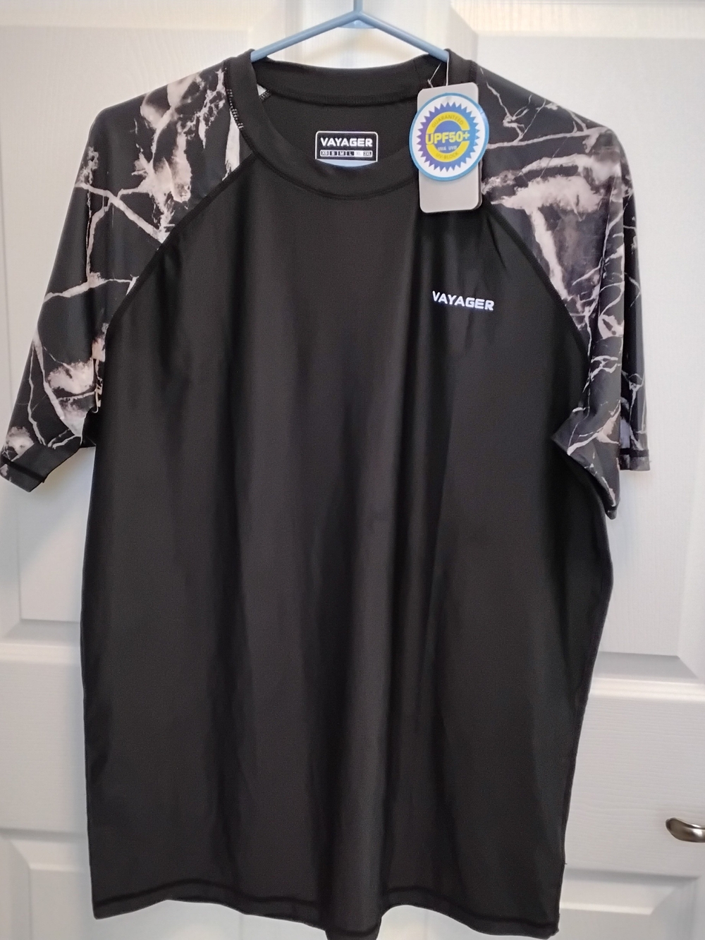Vayager Men's Rashguard Athletic Top UPF50+ Size XL NWT